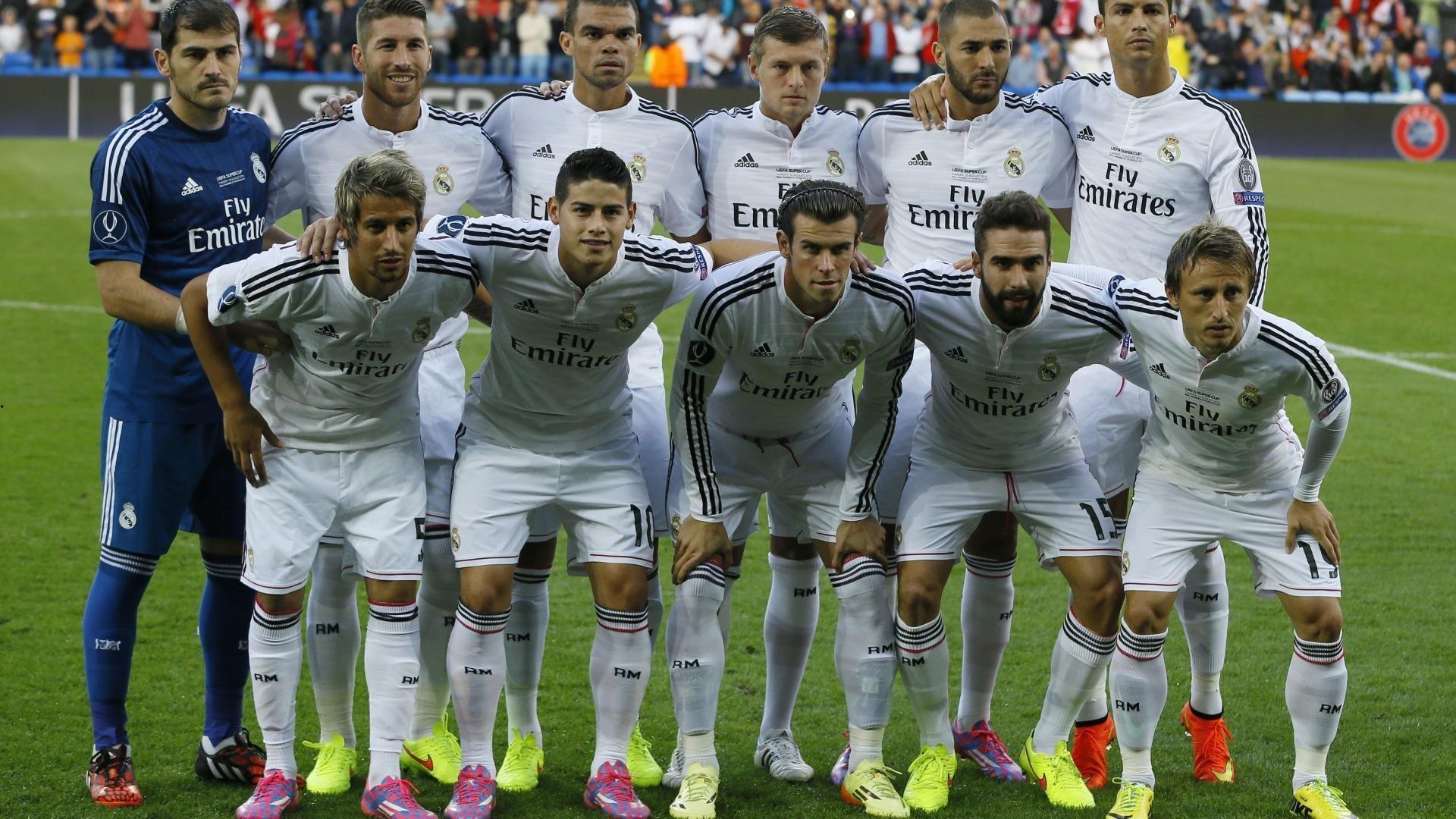 亚历山大-阿诺德重回安菲尔德遭狂嘘,忠诚与职业的足球辩证